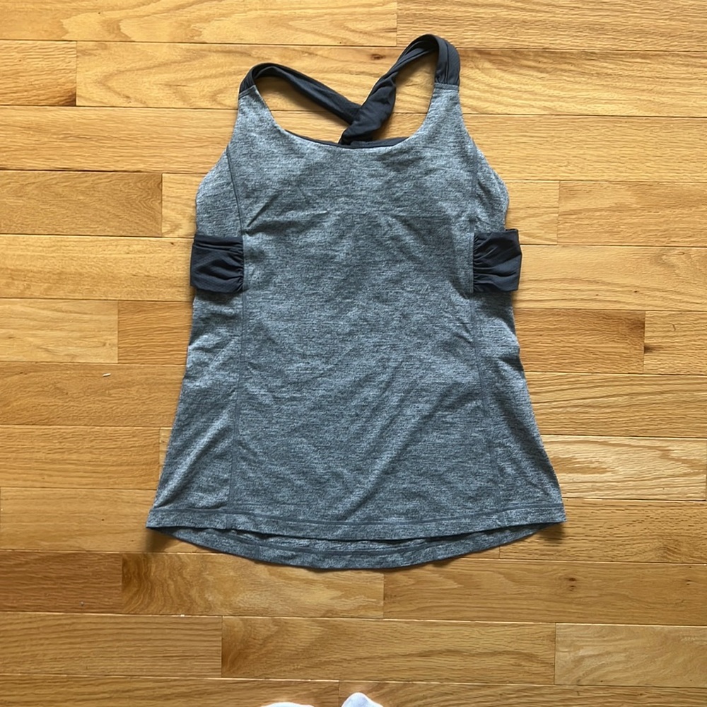 Lululemon top